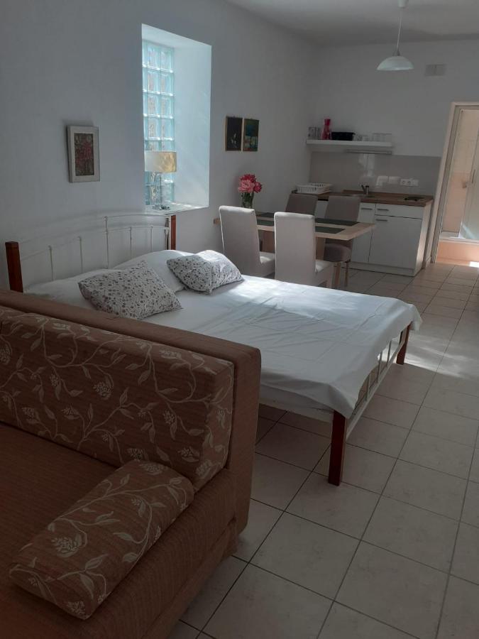Sobe Zeneral Otel Novalja Dış mekan fotoğraf