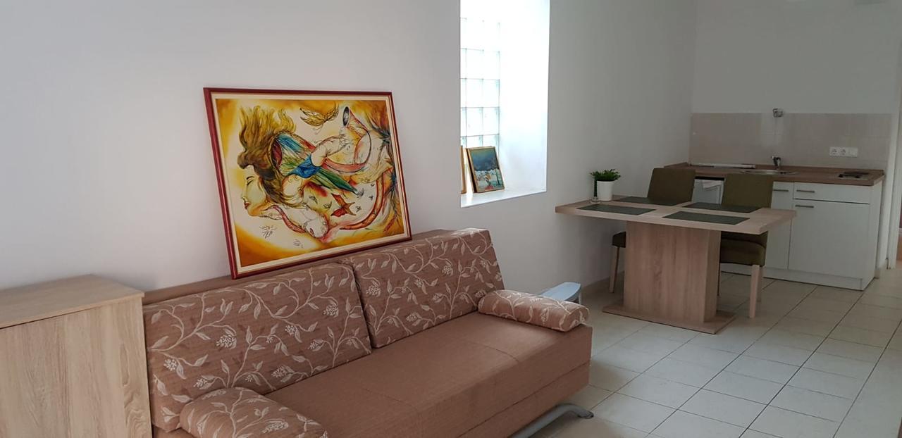 Sobe Zeneral Otel Novalja Dış mekan fotoğraf